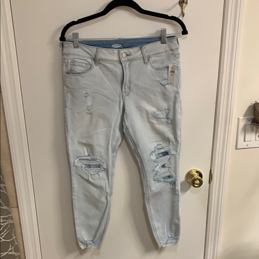 NWT Light Blue old Navy Distressed Women's Jeans